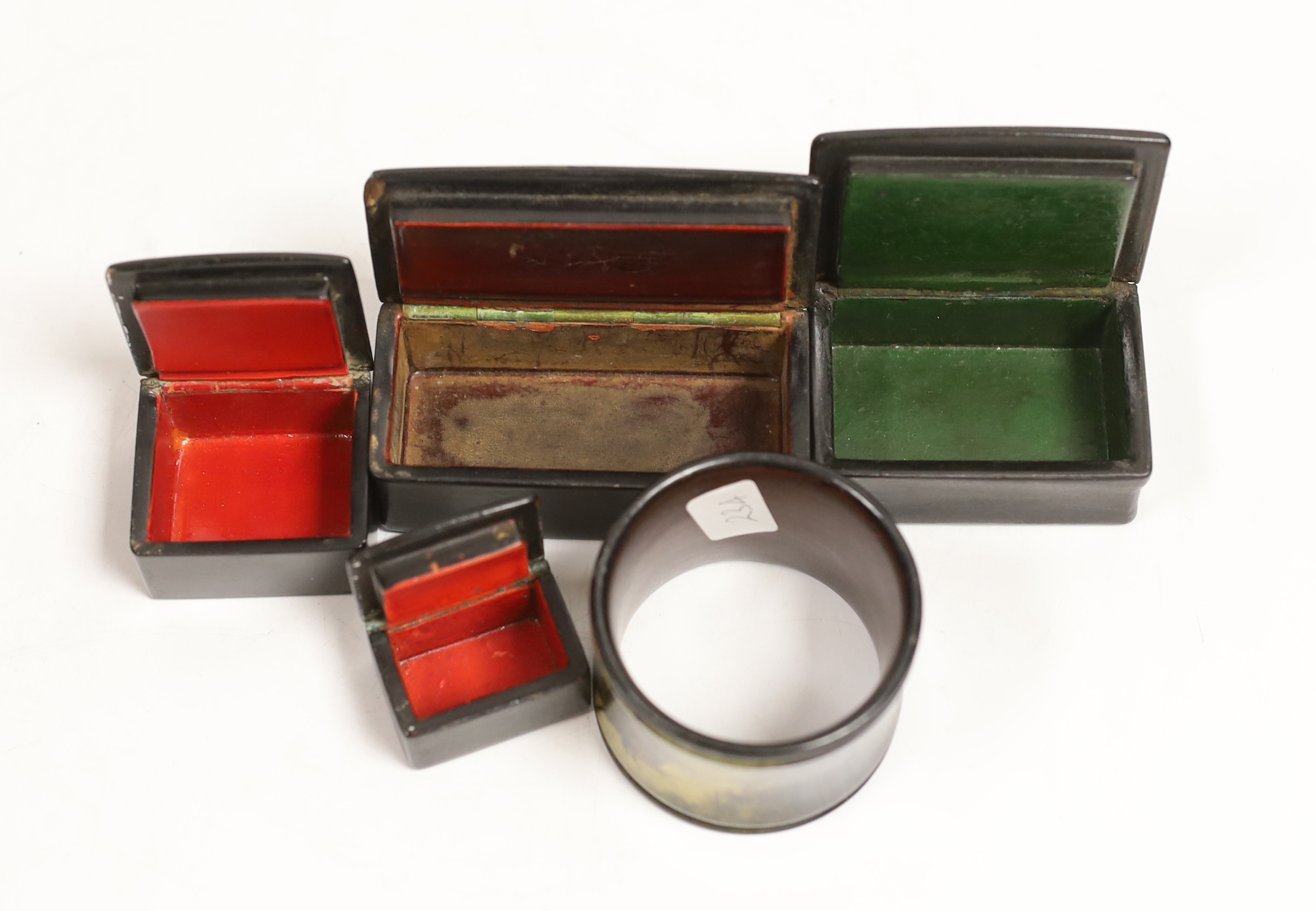 Four small Russian lacquer snuff boxes and a napkin ring, by Vishnyakov, painted with Troika and figure scenes, largest 7.7 cm wide (5)